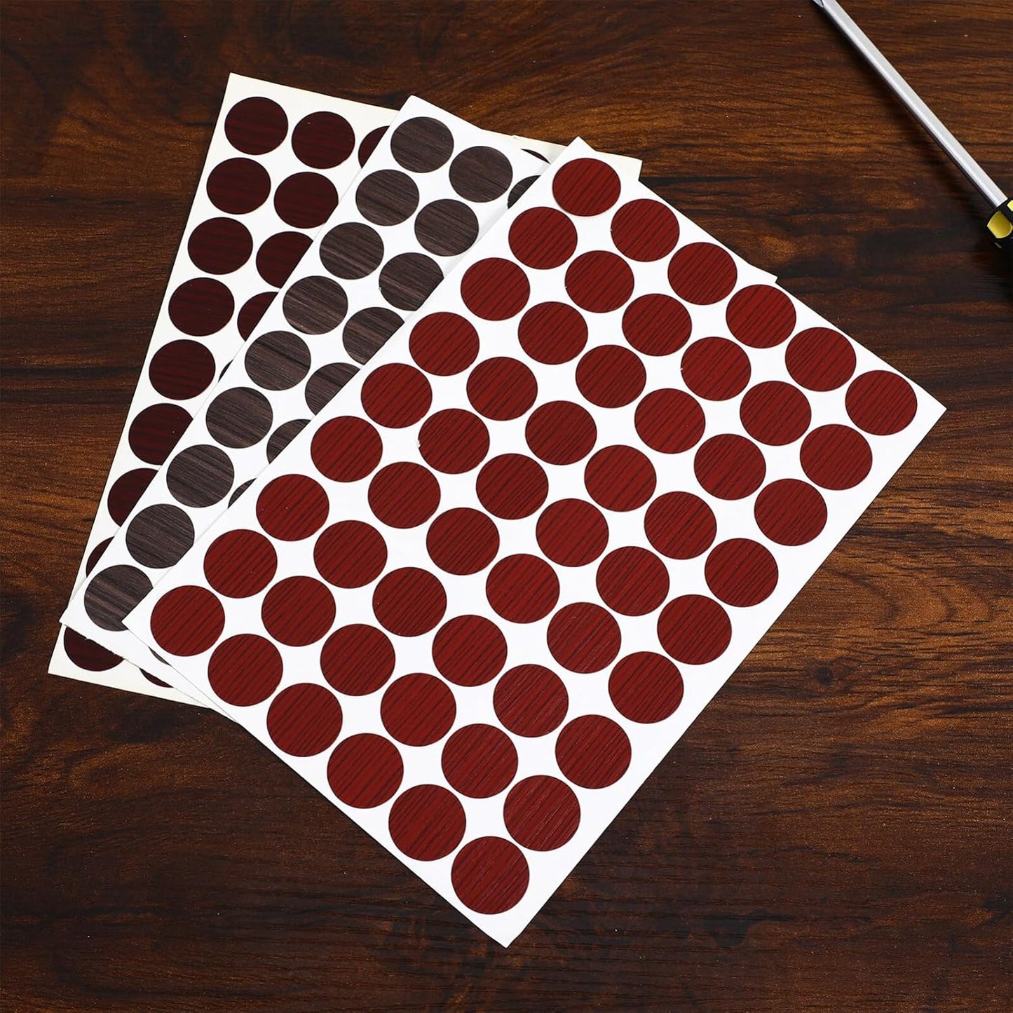 Cache vis autocollant pour meuble