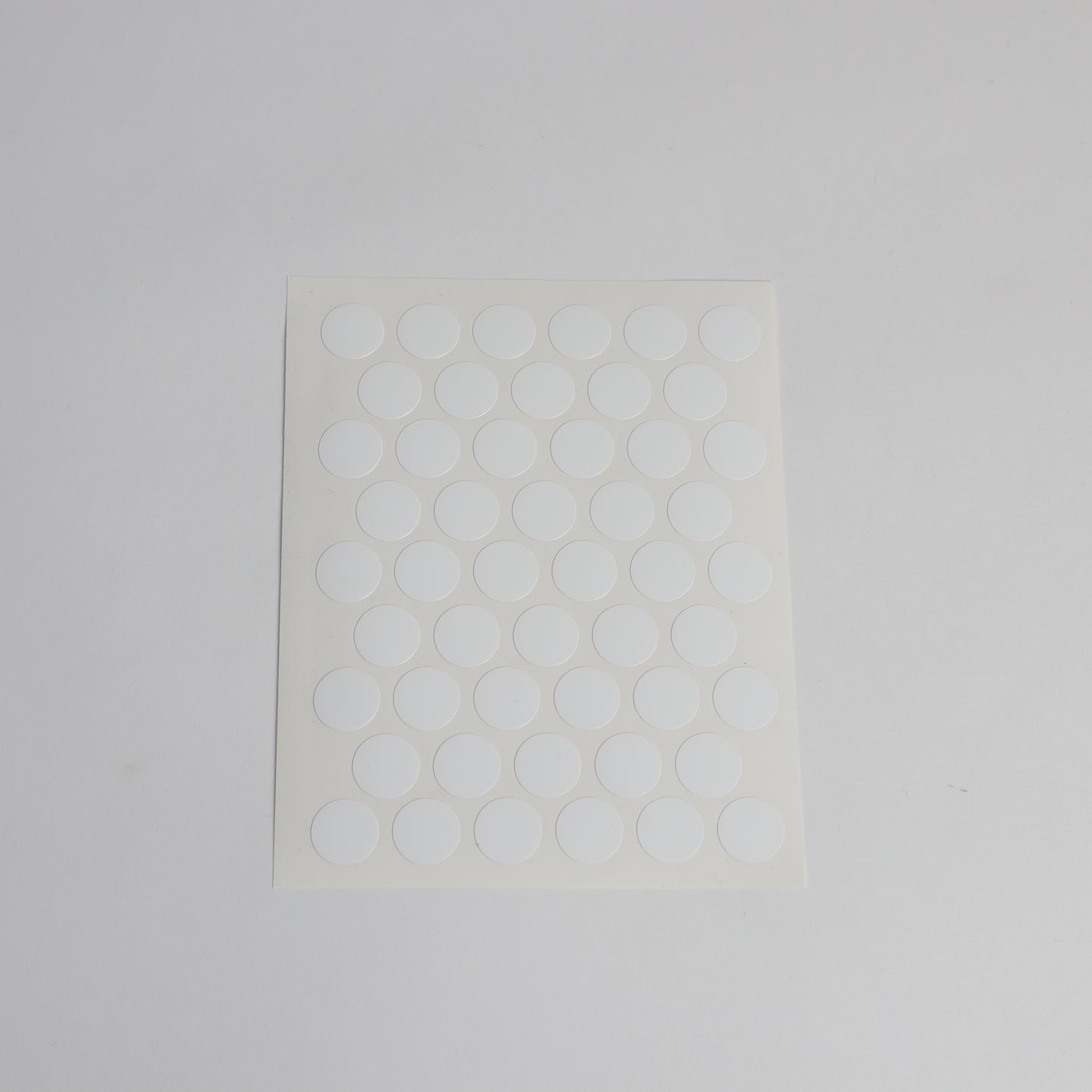 Cache vis autocollant pour meuble